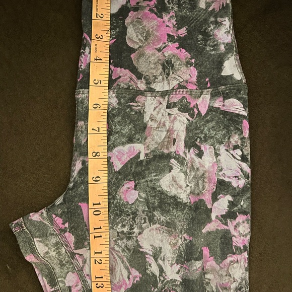 Lululemon align pant II 25” floral shift multi leggings - Picture 5 of 8